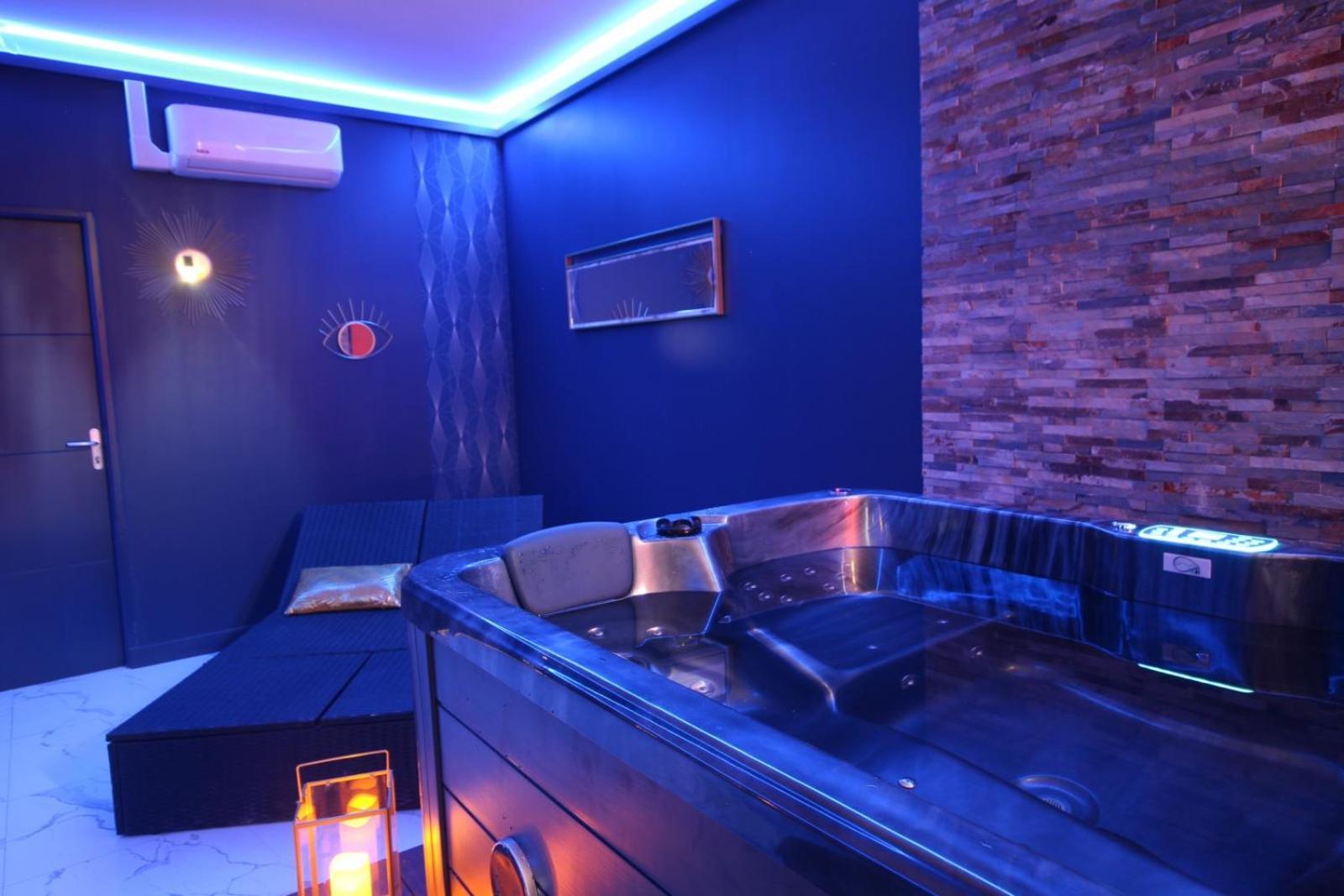 Suite Blue Jacuzzi Le Breuil  エクステリア 写真