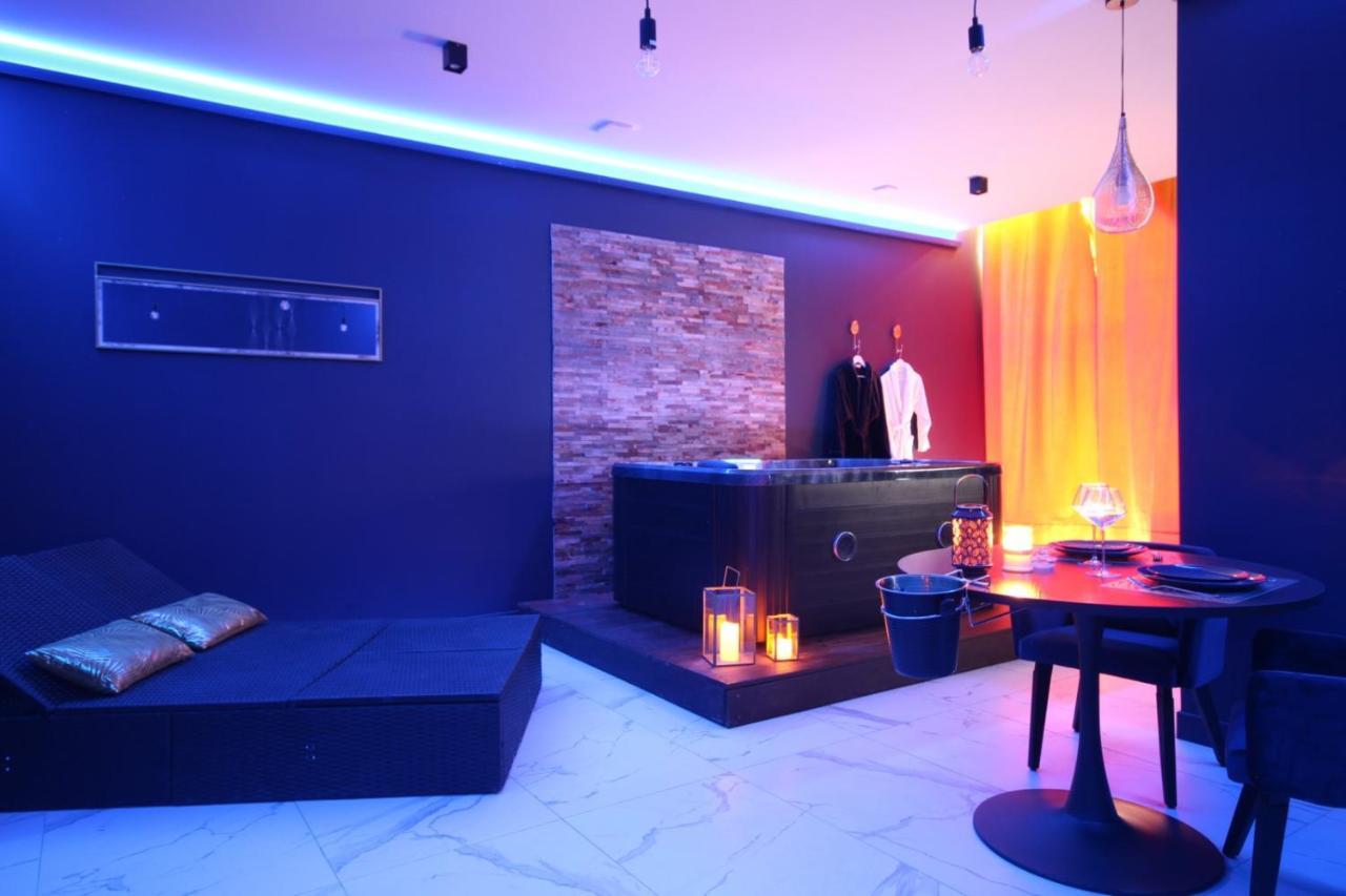 Suite Blue Jacuzzi Le Breuil  エクステリア 写真