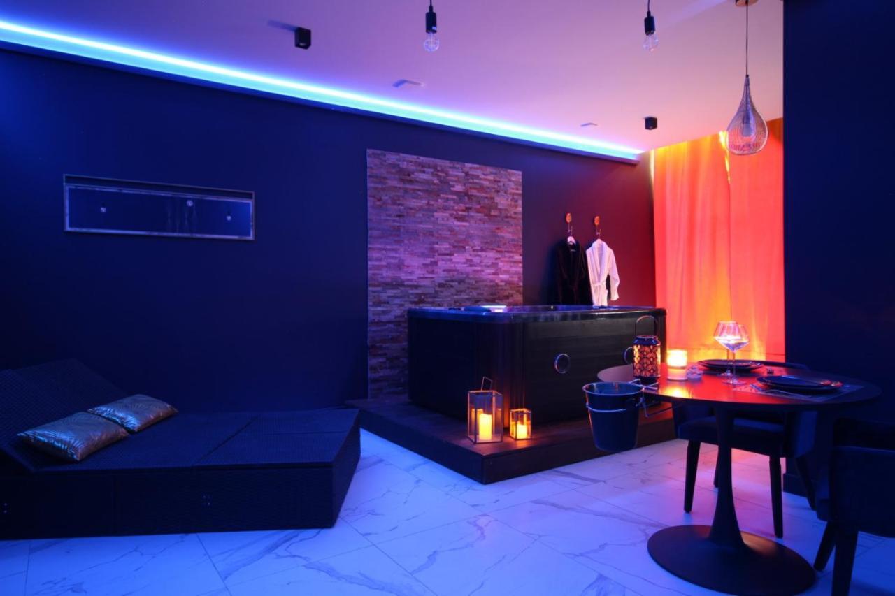 Suite Blue Jacuzzi Le Breuil  エクステリア 写真