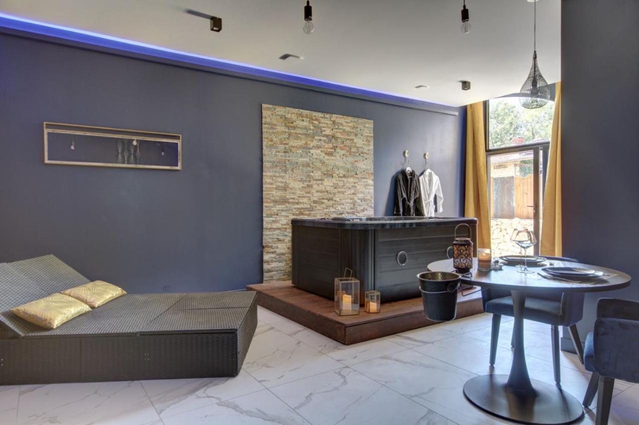 Suite Blue Jacuzzi Le Breuil  エクステリア 写真